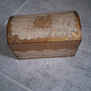 VINTAGE DOMED FLORENTINE WOOD BOX